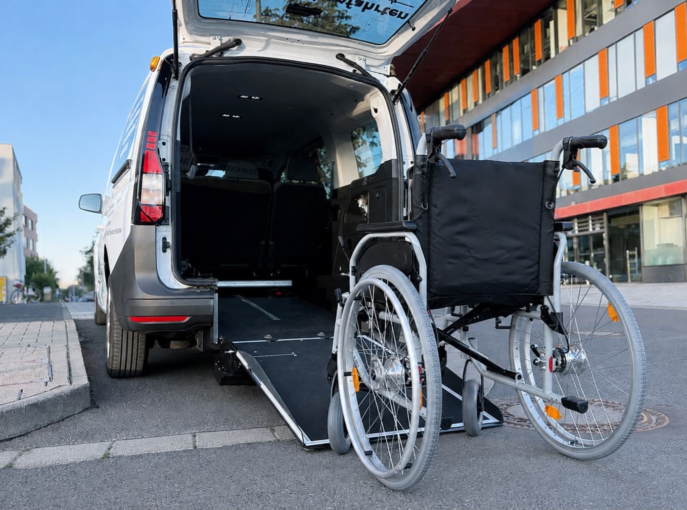 Fahrzeug von NAH-Krankenfahrten in Darmstadt